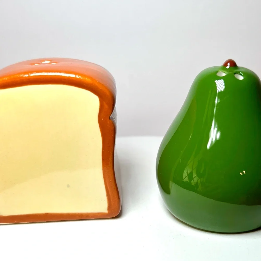 Ceramic Avocado Toast Salt and Pepper Shakers Bread Slice Brunch Kids - Picture 6 of 8
